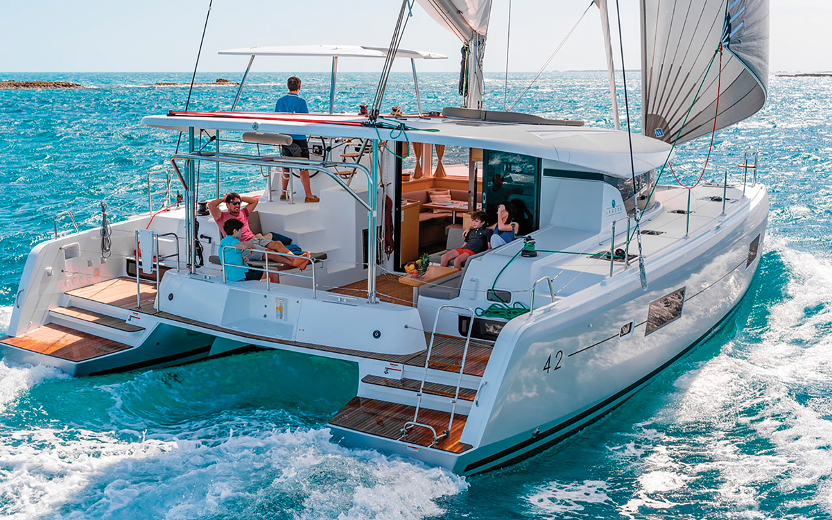 Heading to the Ocean on Your Yacht? Enjoy It Even Better by Bringing These Items