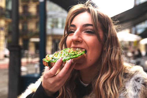 Avocado Toast: The Ultimate Guide to Montreal's Favorite Dish