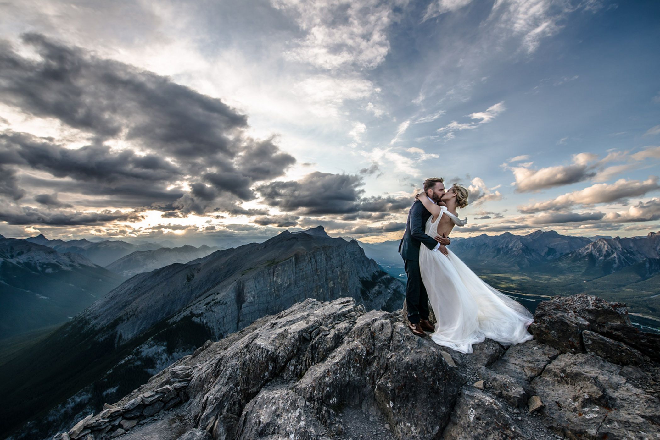 What Are Things to Know Looking for Wedding Photography Calgary?