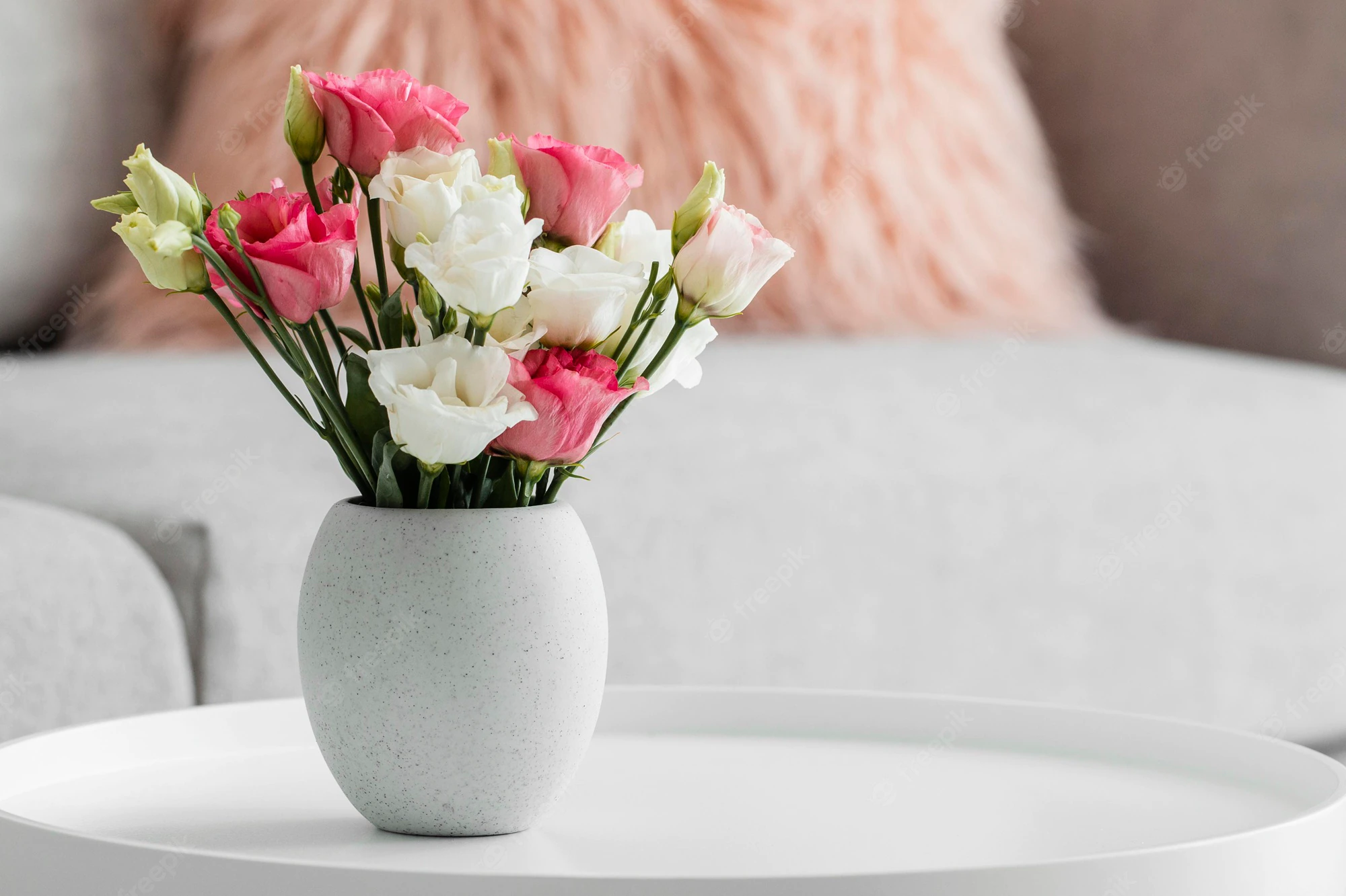 How to order a flower vase online in Dubai UAE?