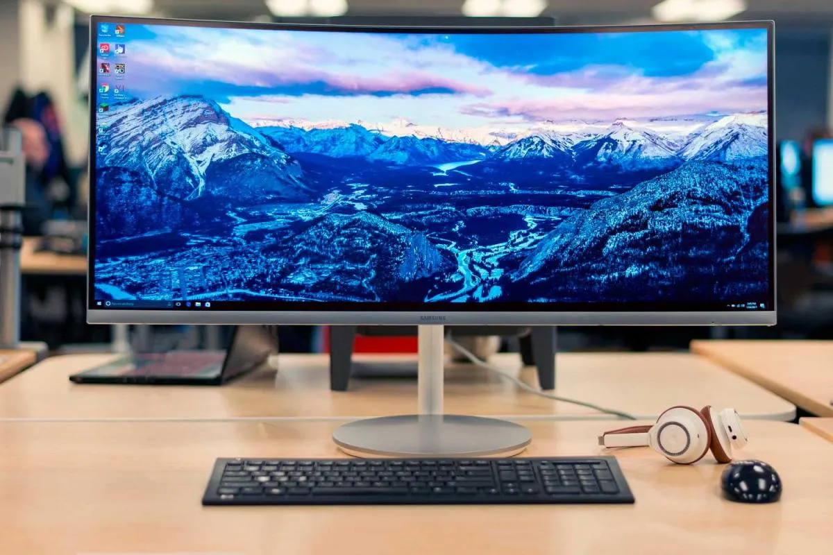 How To Use Two Monitors With A Laptop In 2022